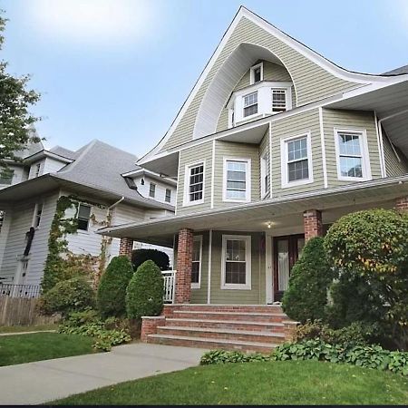 Gorgeous Victorian House!! Entire Suite In Sam'S Home ニューヨーク エクステリア 写真