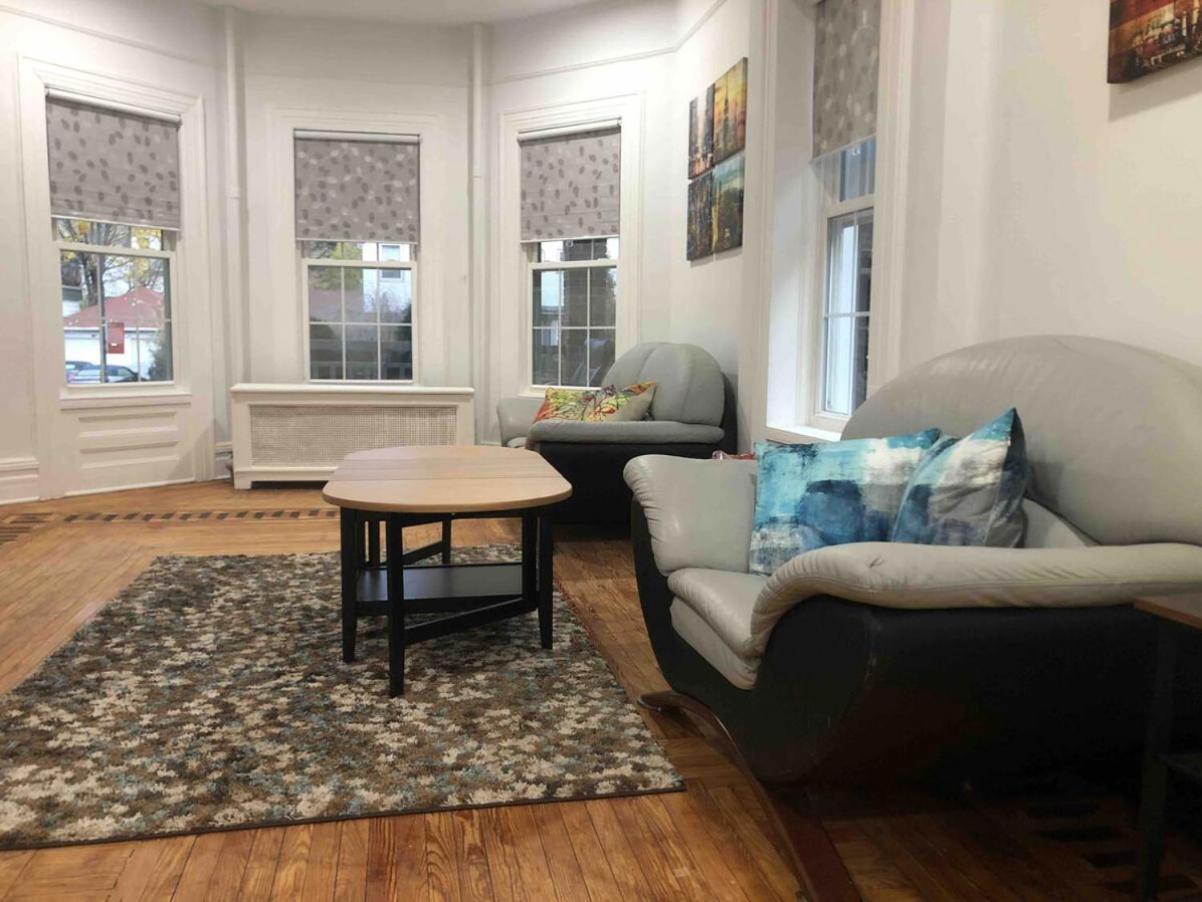 Gorgeous Victorian House!! Entire Suite In Sam'S Home ニューヨーク エクステリア 写真